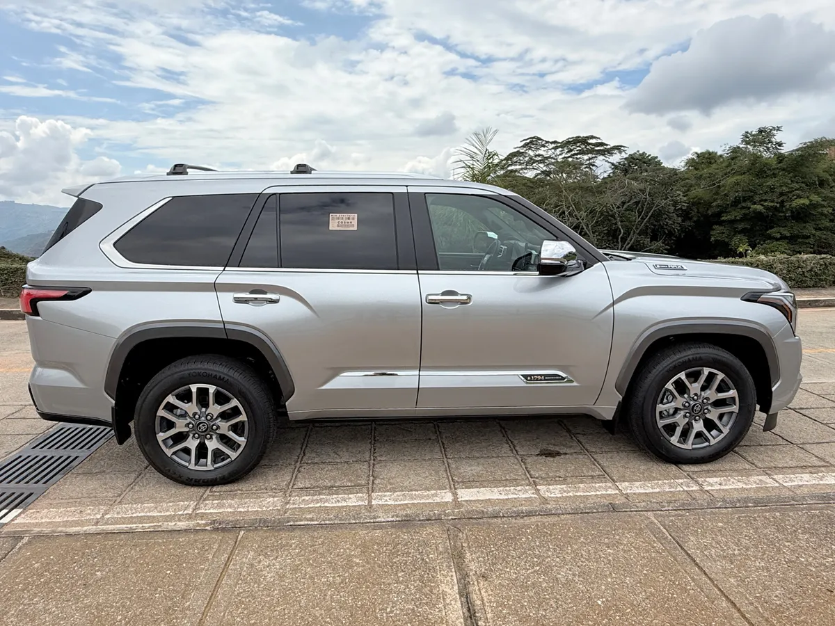 Toyota Sequoia 2026 Plateado Bucaramanga