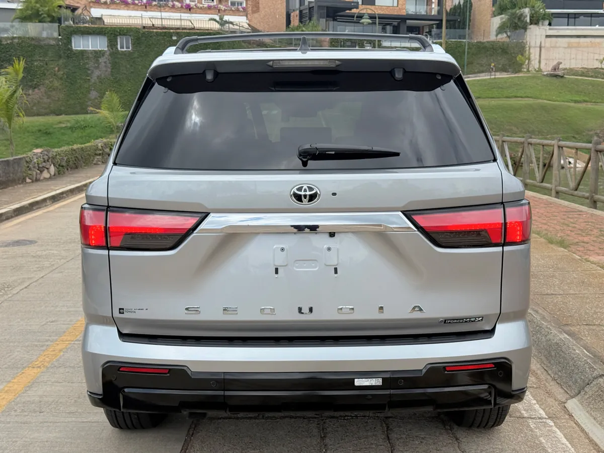 Toyota Sequoia 2026 Plateado Bucaramanga