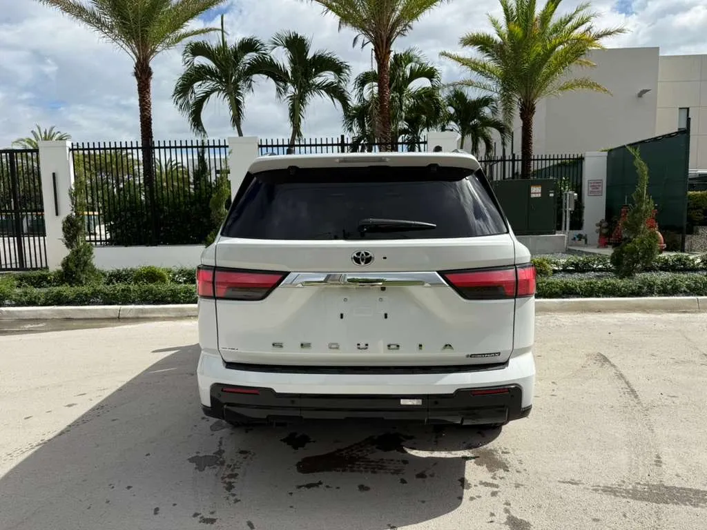 Toyota Sequoia TRD OFF ROAD 2026 Blanco Bucaramanga