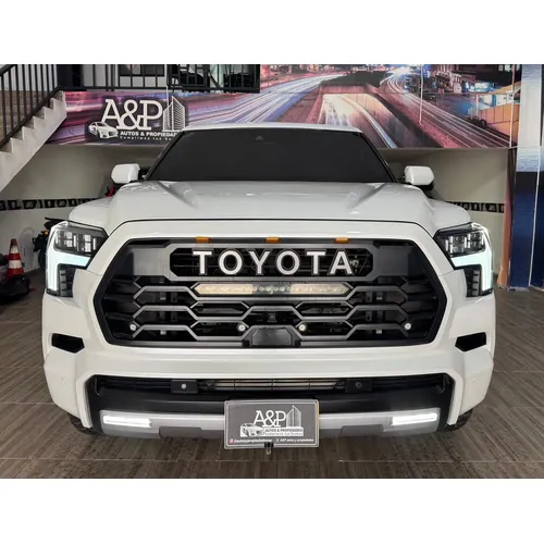Toyota Sequoia 2023 Blanco Medellín