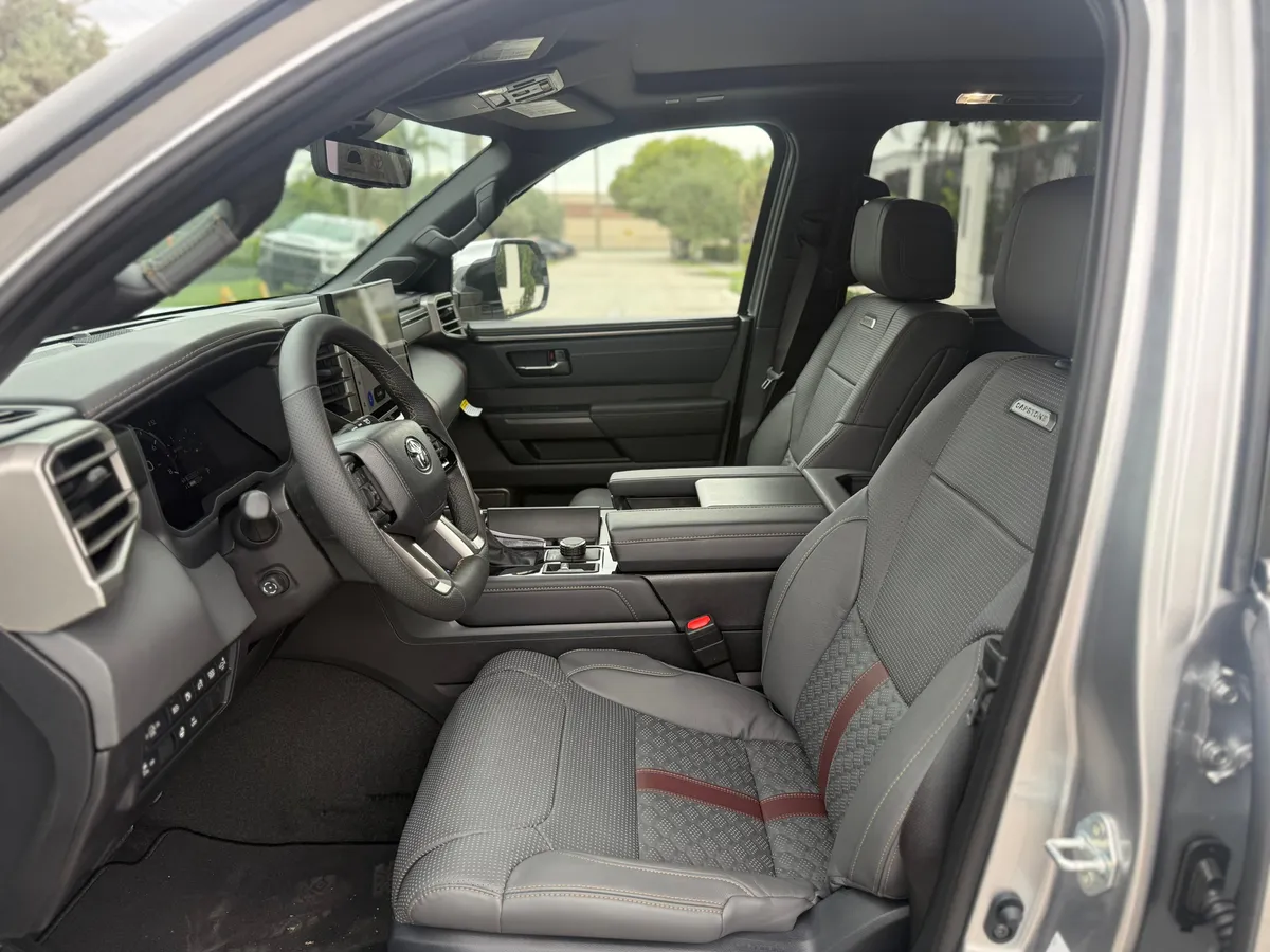 Toyota Sequoia 2026 Plateado Bucaramanga