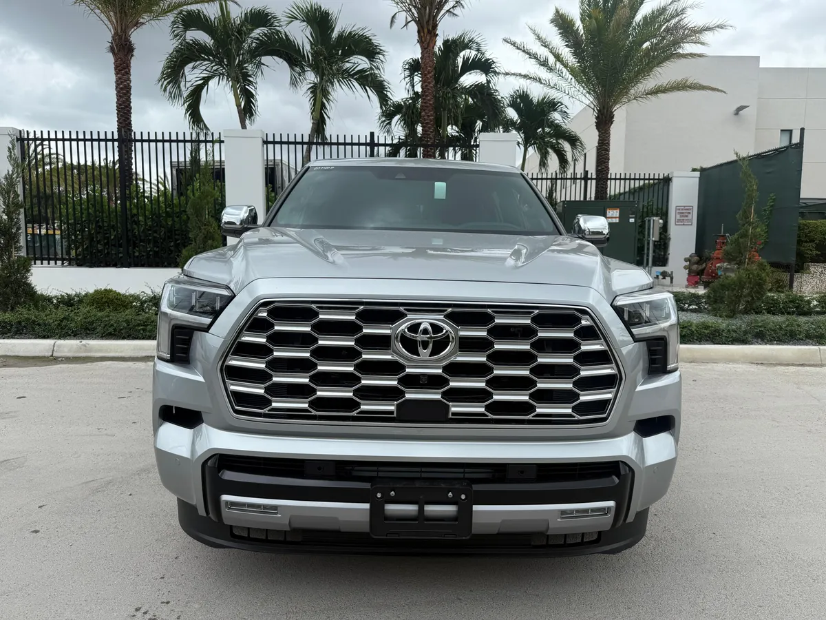 Toyota Sequoia 2026 Plateado Bucaramanga