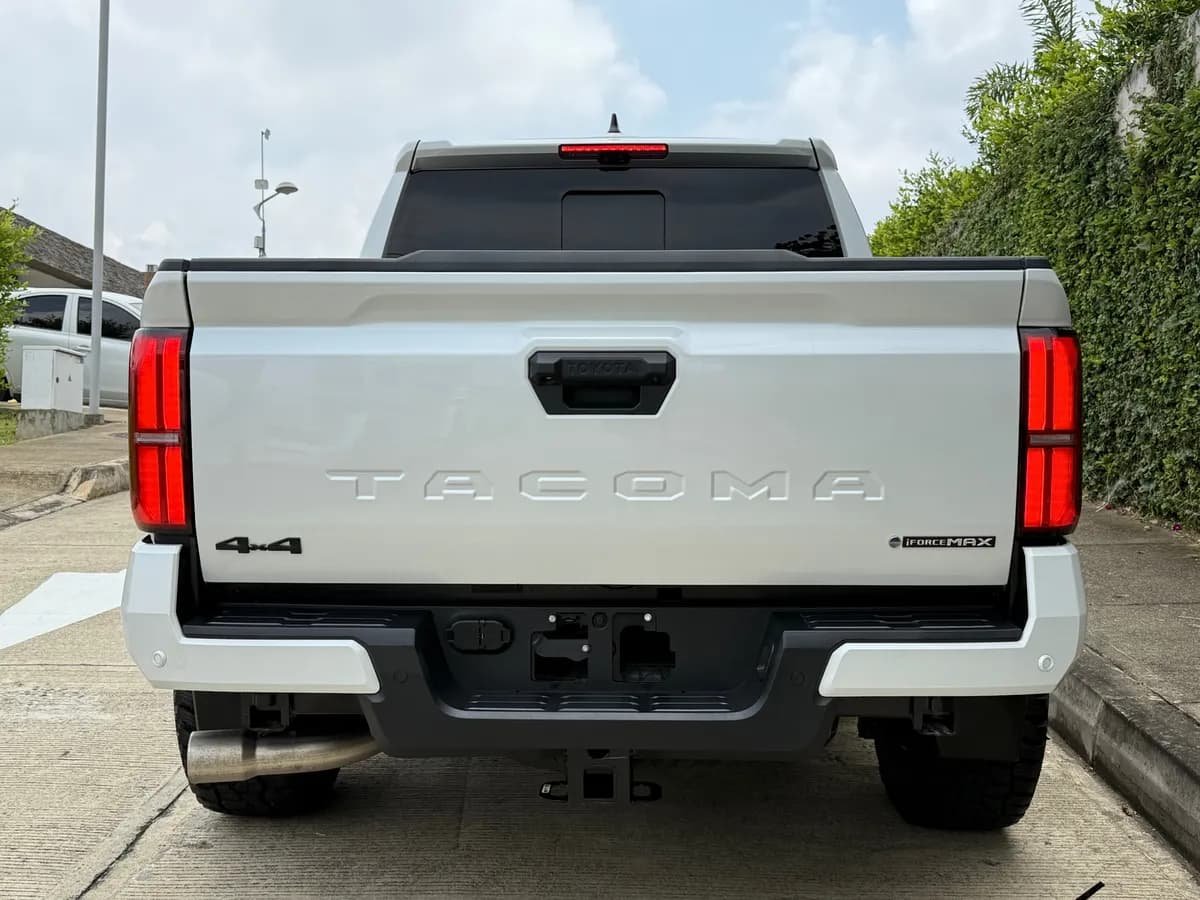 Toyota Tacoma TRD Sport Híbrida 2025 Blanco