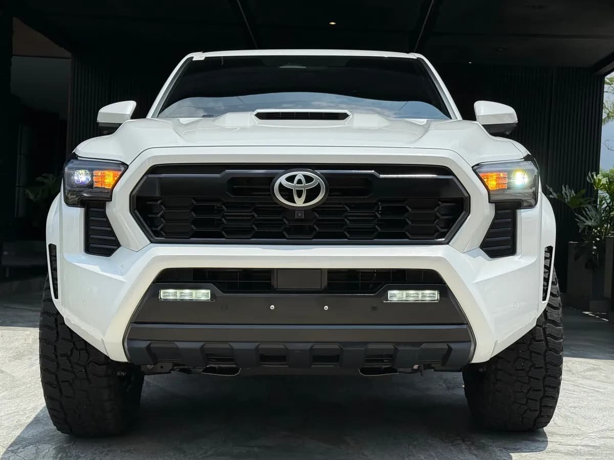 Toyota Tacoma TRD Sport Híbrida 2025 Blanco