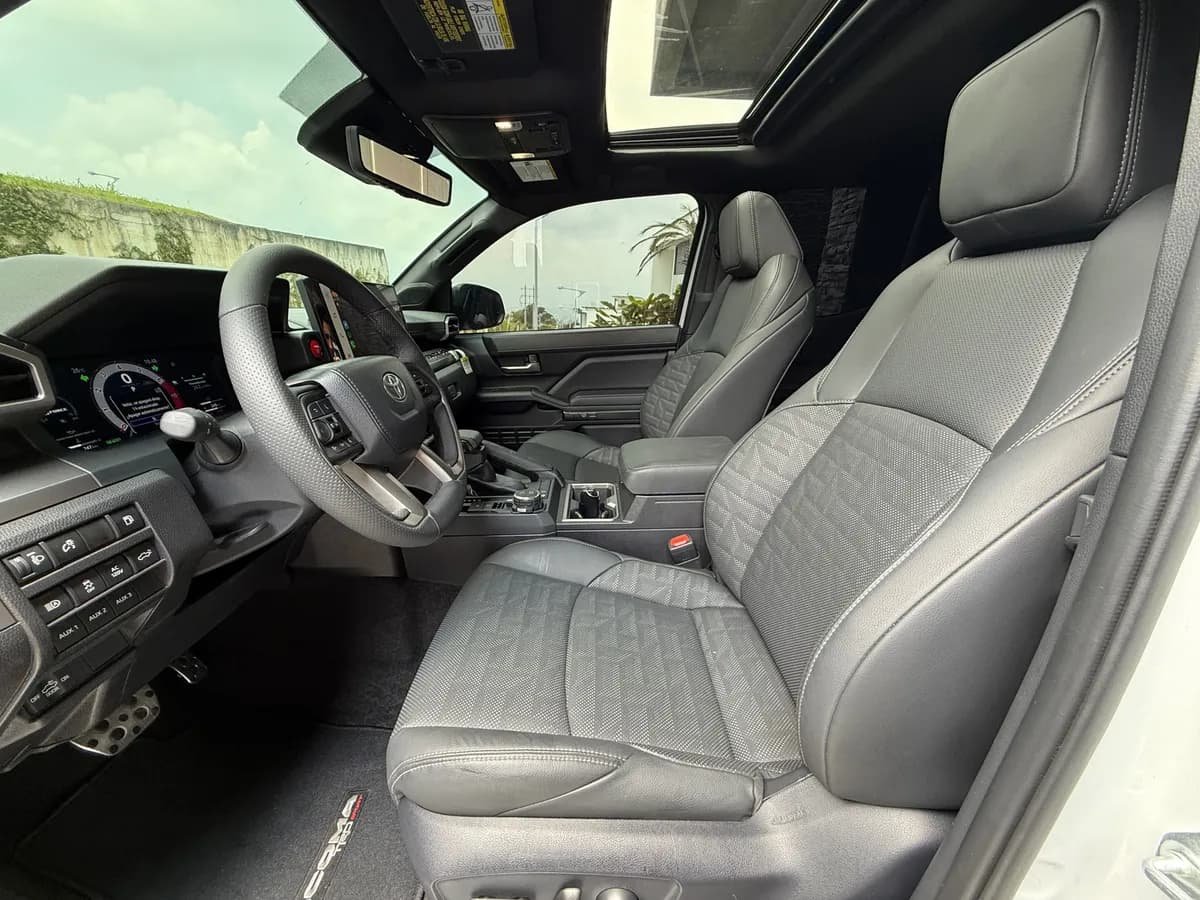 Toyota Tacoma TRD Sport Híbrida 2025 Blanco