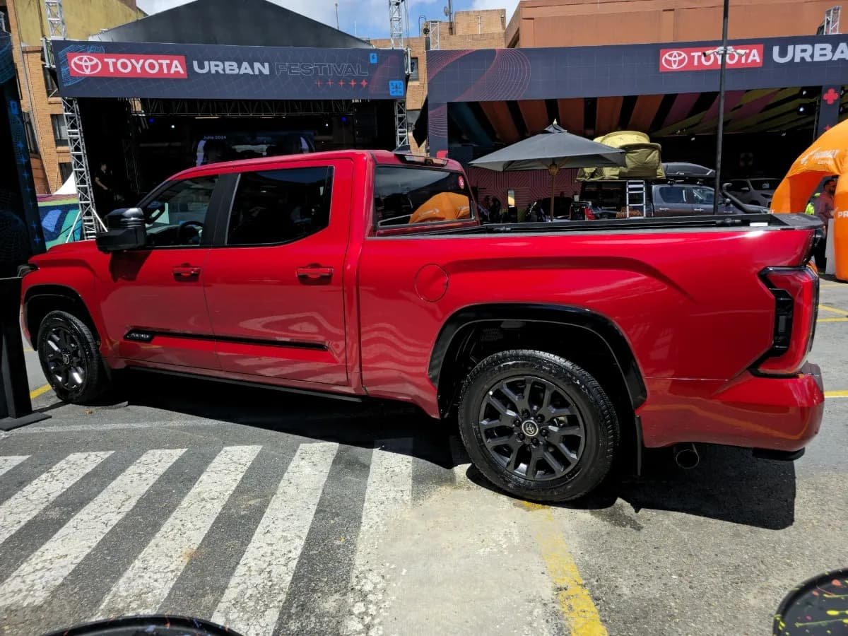 Toyota Tundra 3.4 Dc 4X4 At 2024 Rojo