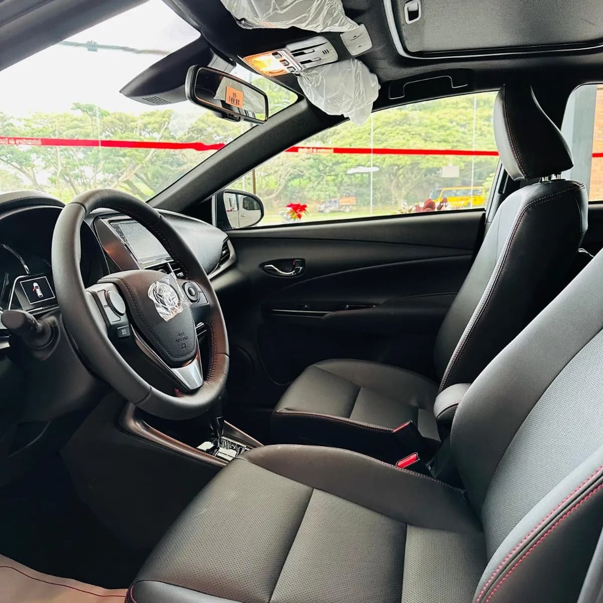 Toyota Yaris 1.5 Sport Aut 2025 Gris