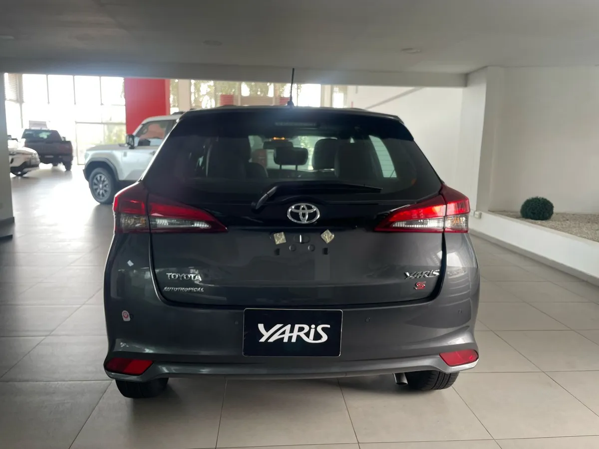 Toyota Yaris Sport 2025 Gris Barranquilla
