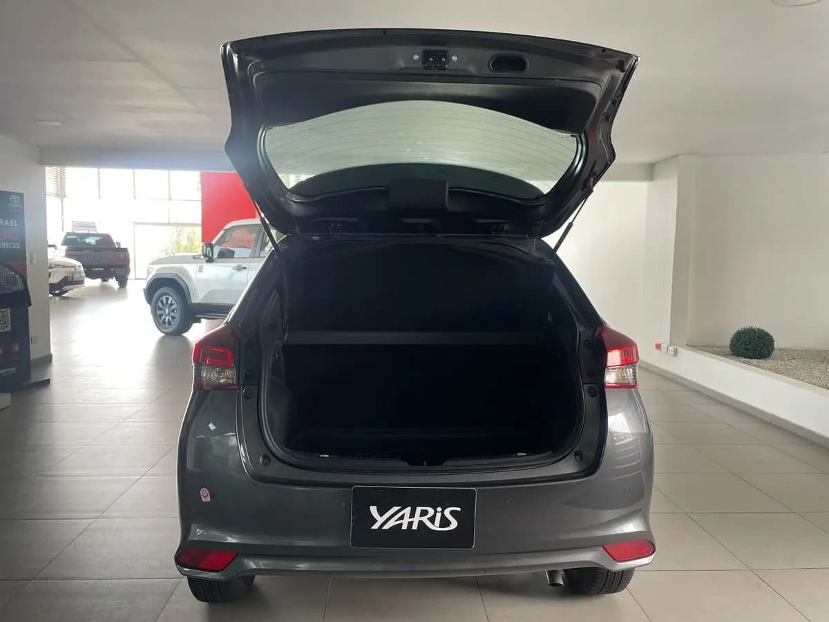 Toyota Yaris 1.5 Sport Cvt 2025 Gris