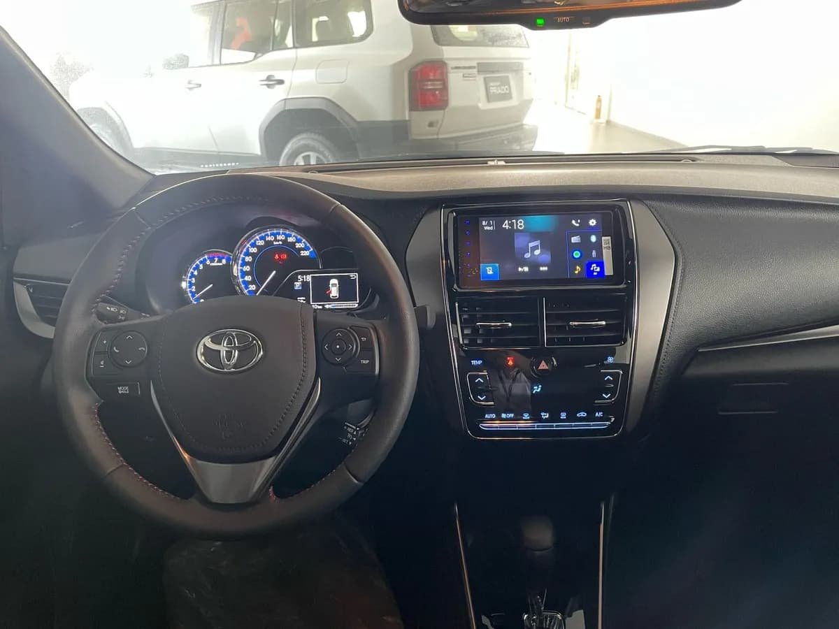 Toyota Yaris 1.5 Sport Cvt 2025 Gris