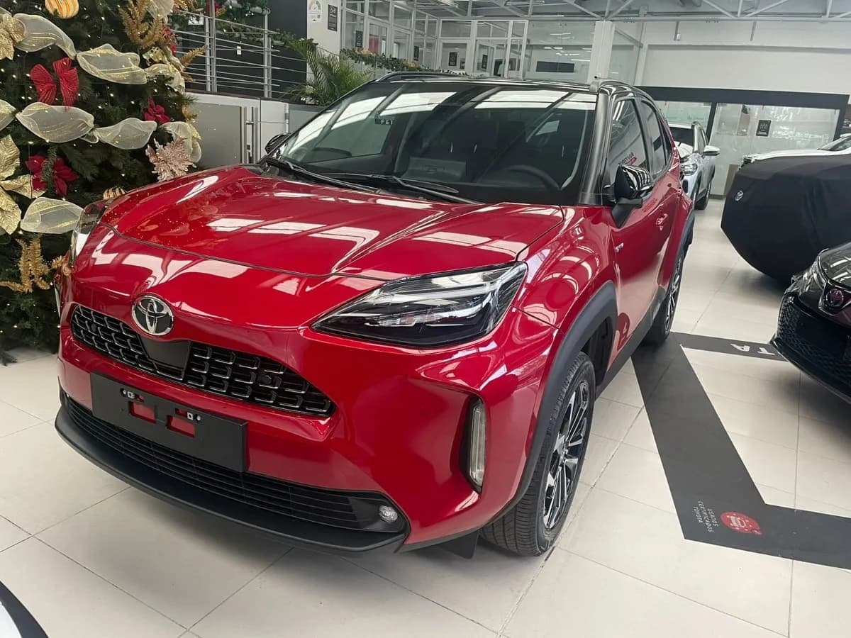 Toyota Yaris Cross 1.5 Hev Xls 2025 Rojo