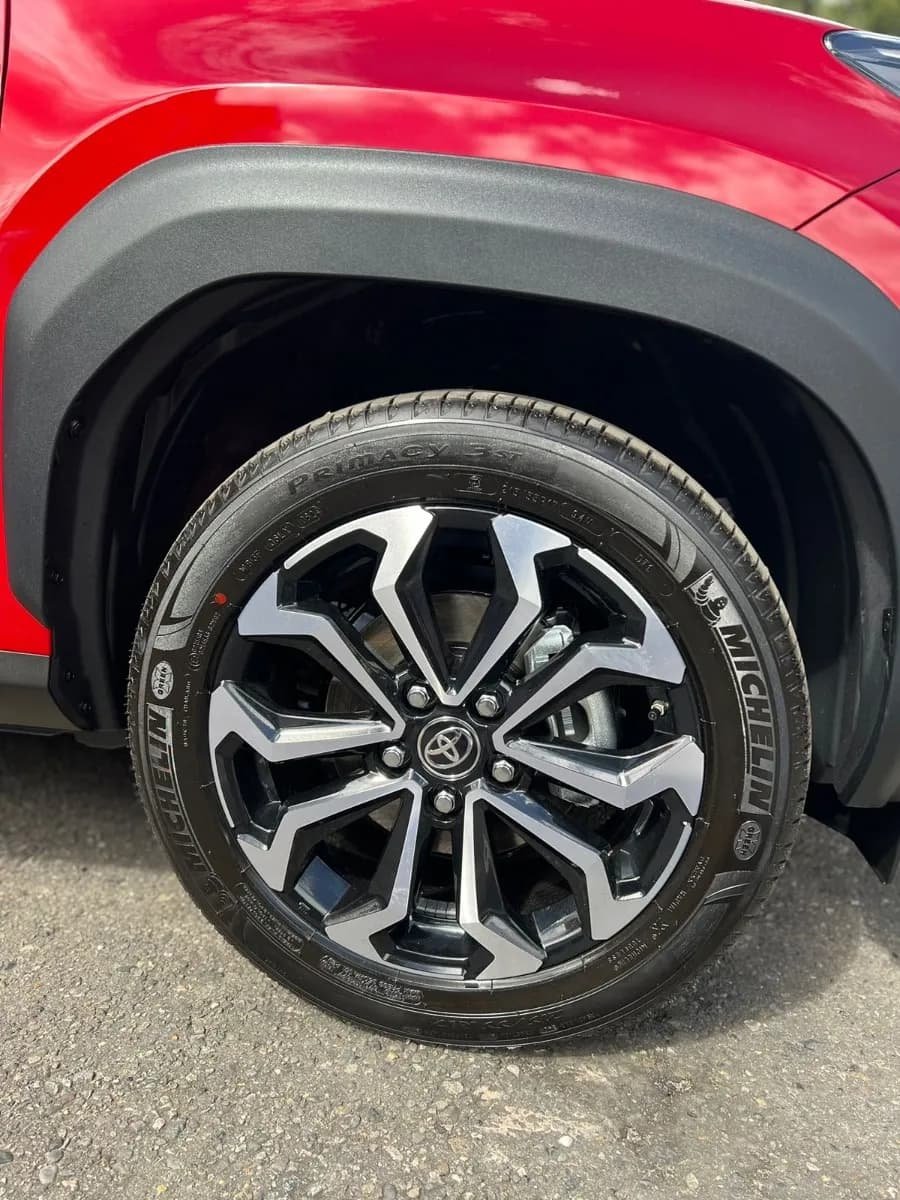 Toyota Yaris Cross 1.5 Hev Xls 2025 Rojo