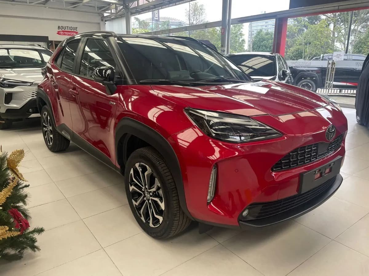 Toyota Yaris Cross 1.5 Hev Xls 2025 Rojo