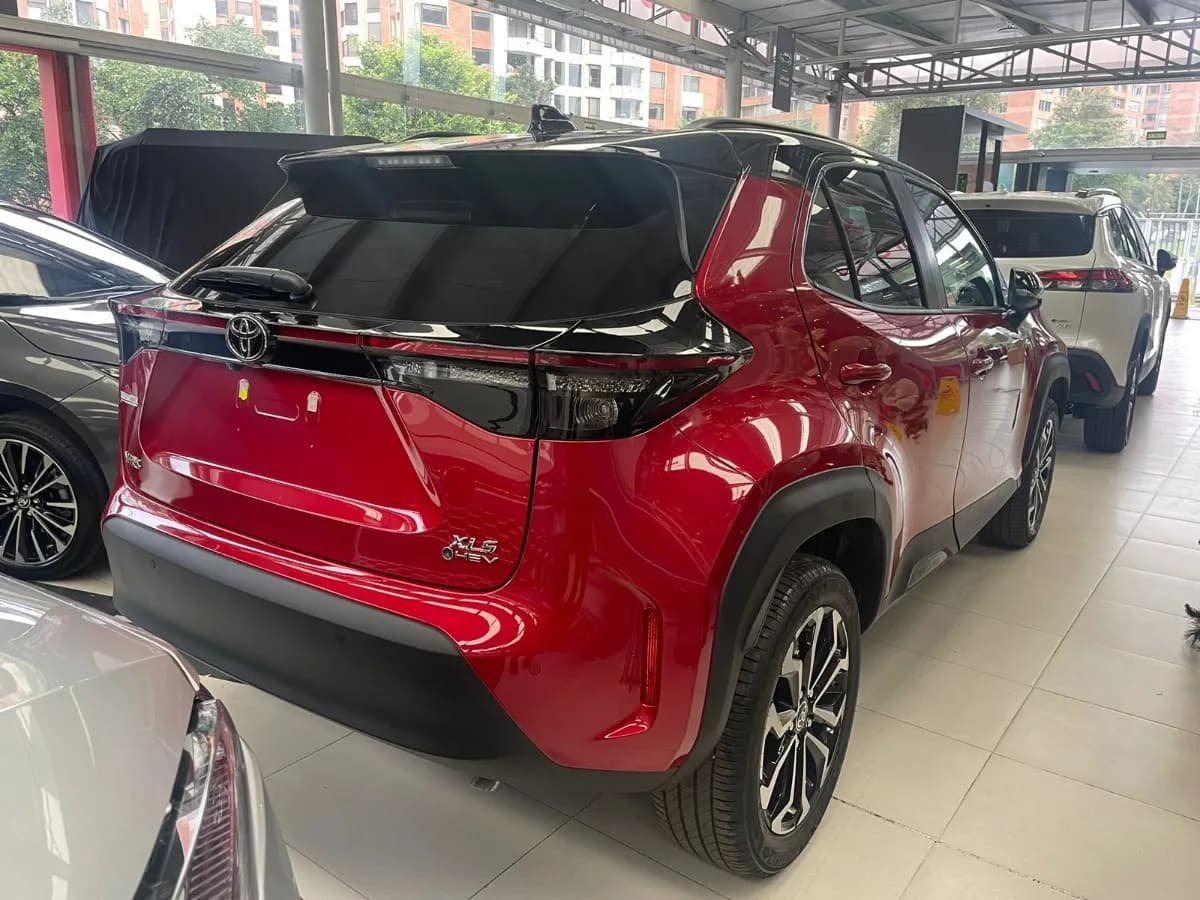 Toyota Yaris Cross 1.5 Hev Xls 2025 Rojo