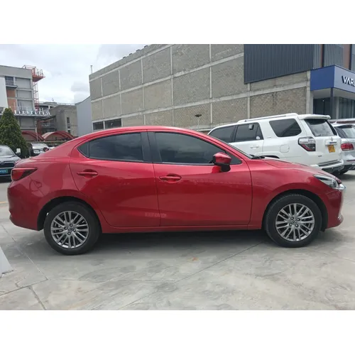 Mazda 2 2024 Rojo Bogotá