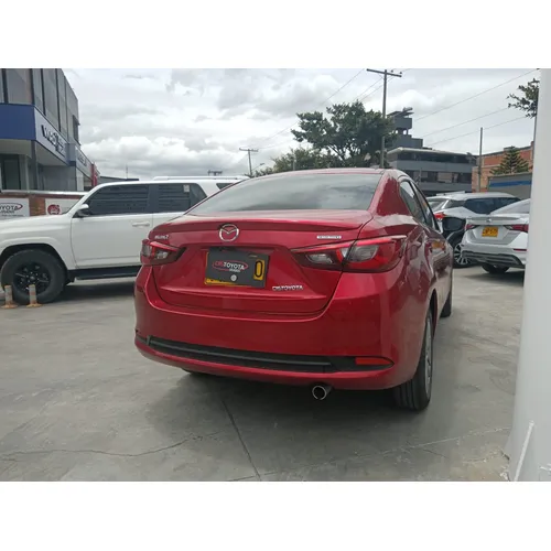 Mazda 2 2024 Rojo Bogotá
