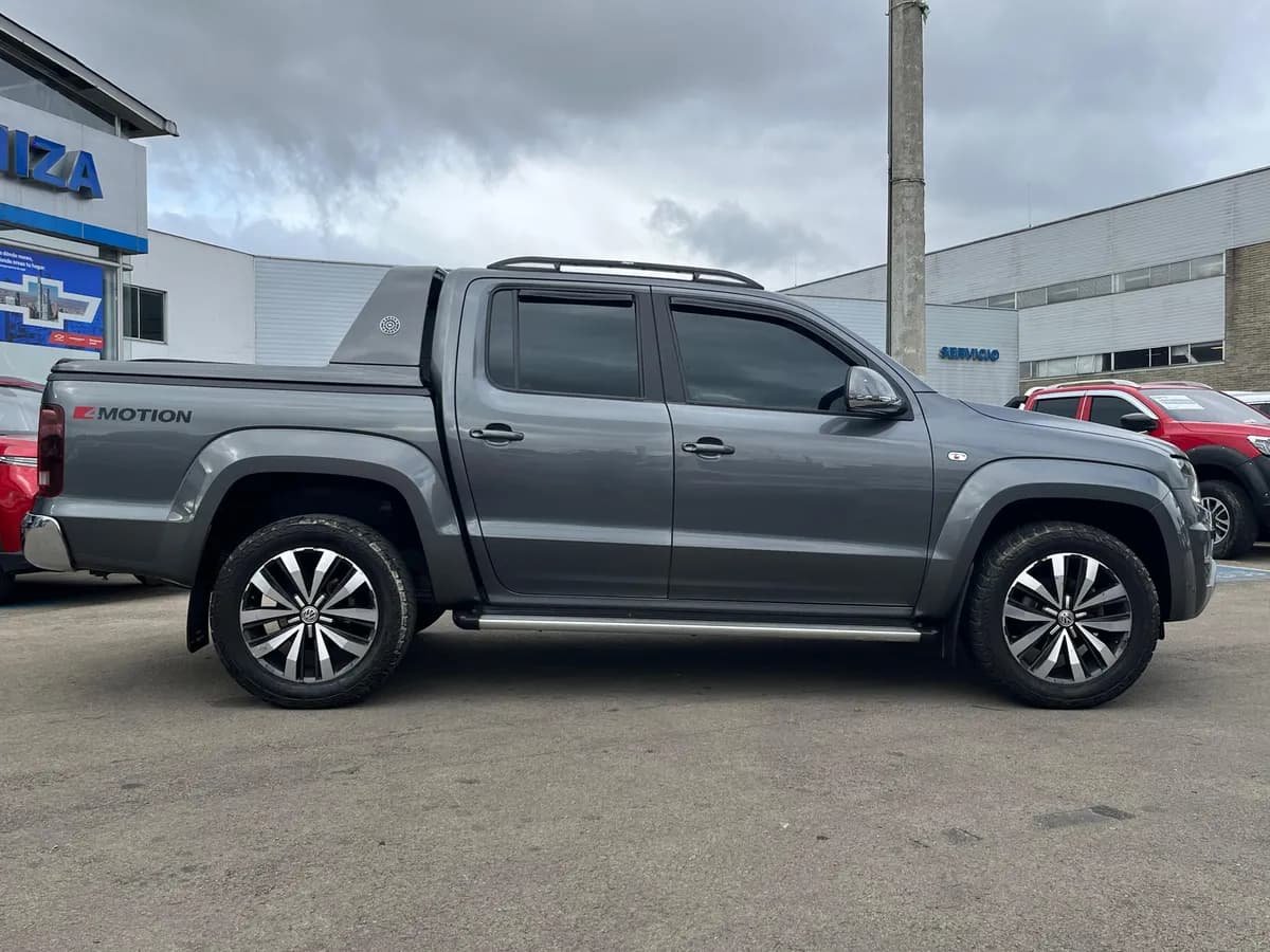 Volkswagen Amarok 3.0 Highline 2022 Gris