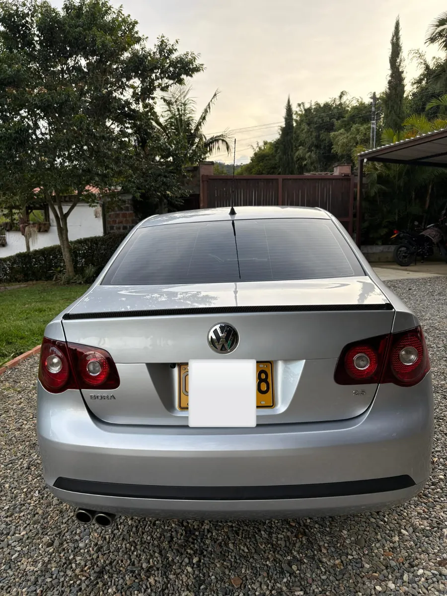 Volkswagen Bora 2009 Plateado Bello