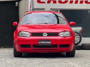 Volkswagen Golf 2004 Rojo Pasto