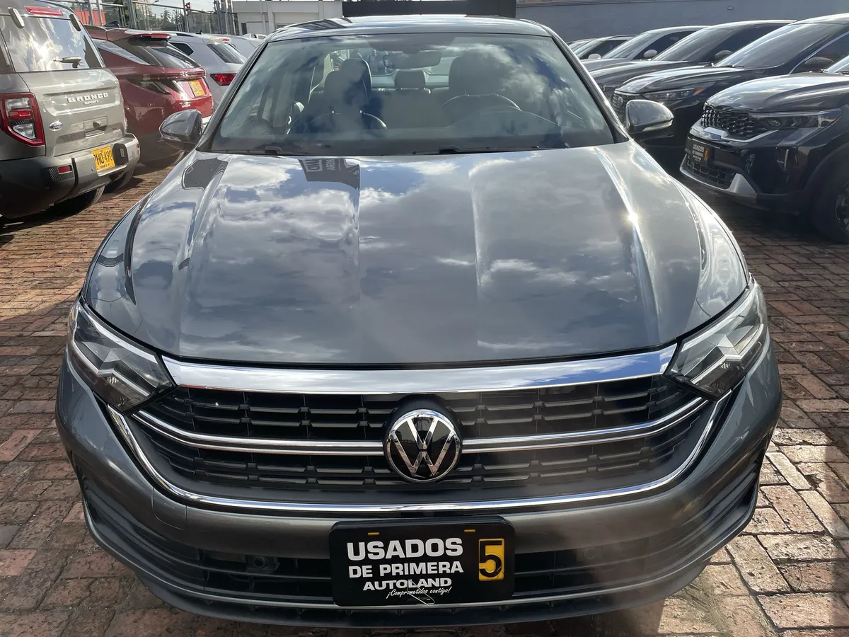 Volkswagen Jetta 2022 Gris Bogotá