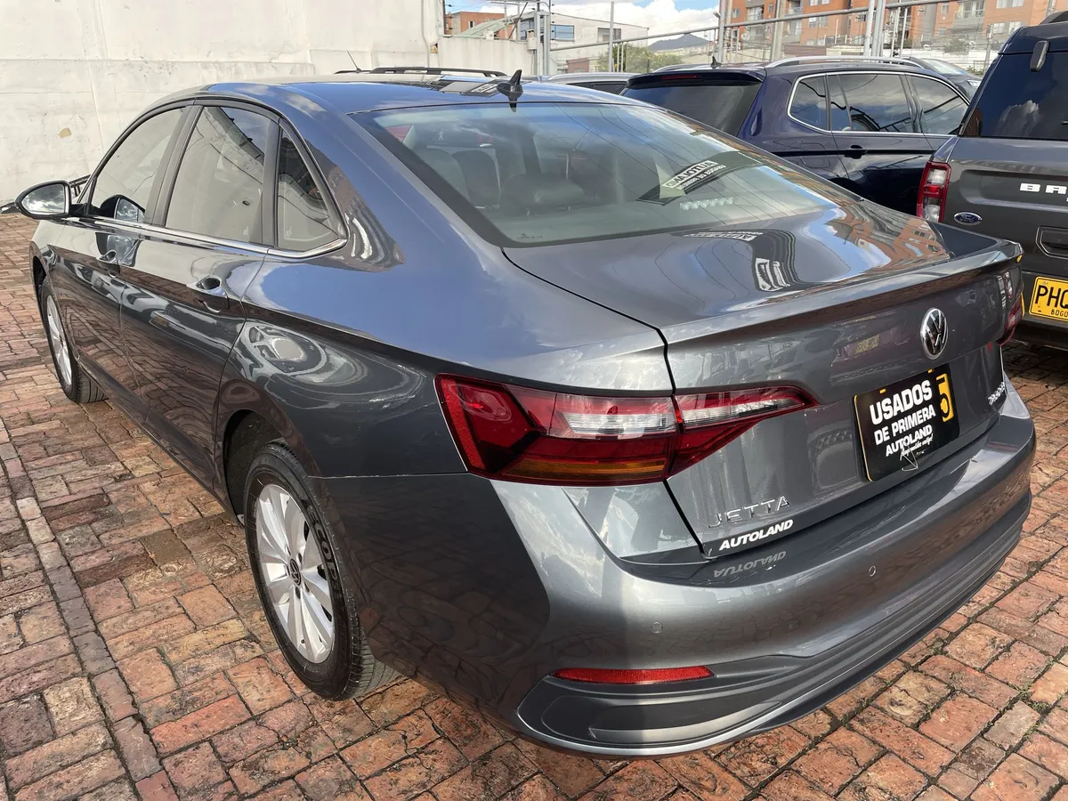 Volkswagen Jetta 2022 Gris Bogotá