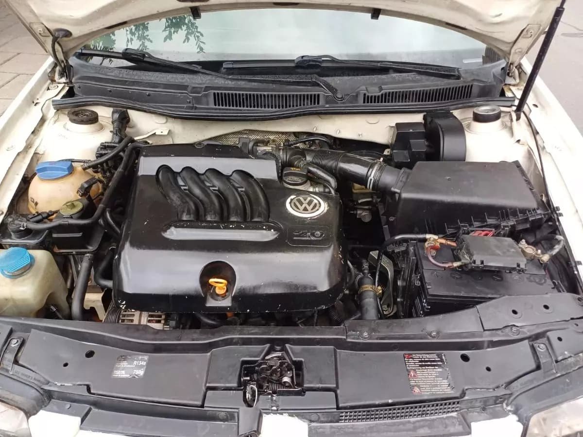 Volkswagen Jetta 2.0 Mecanico 2005 Blanco