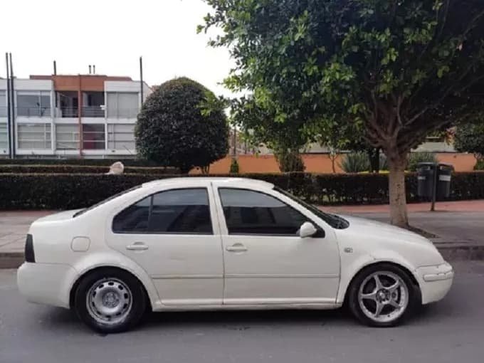 Volkswagen Jetta 2.0 Mecanico 2005 Blanco