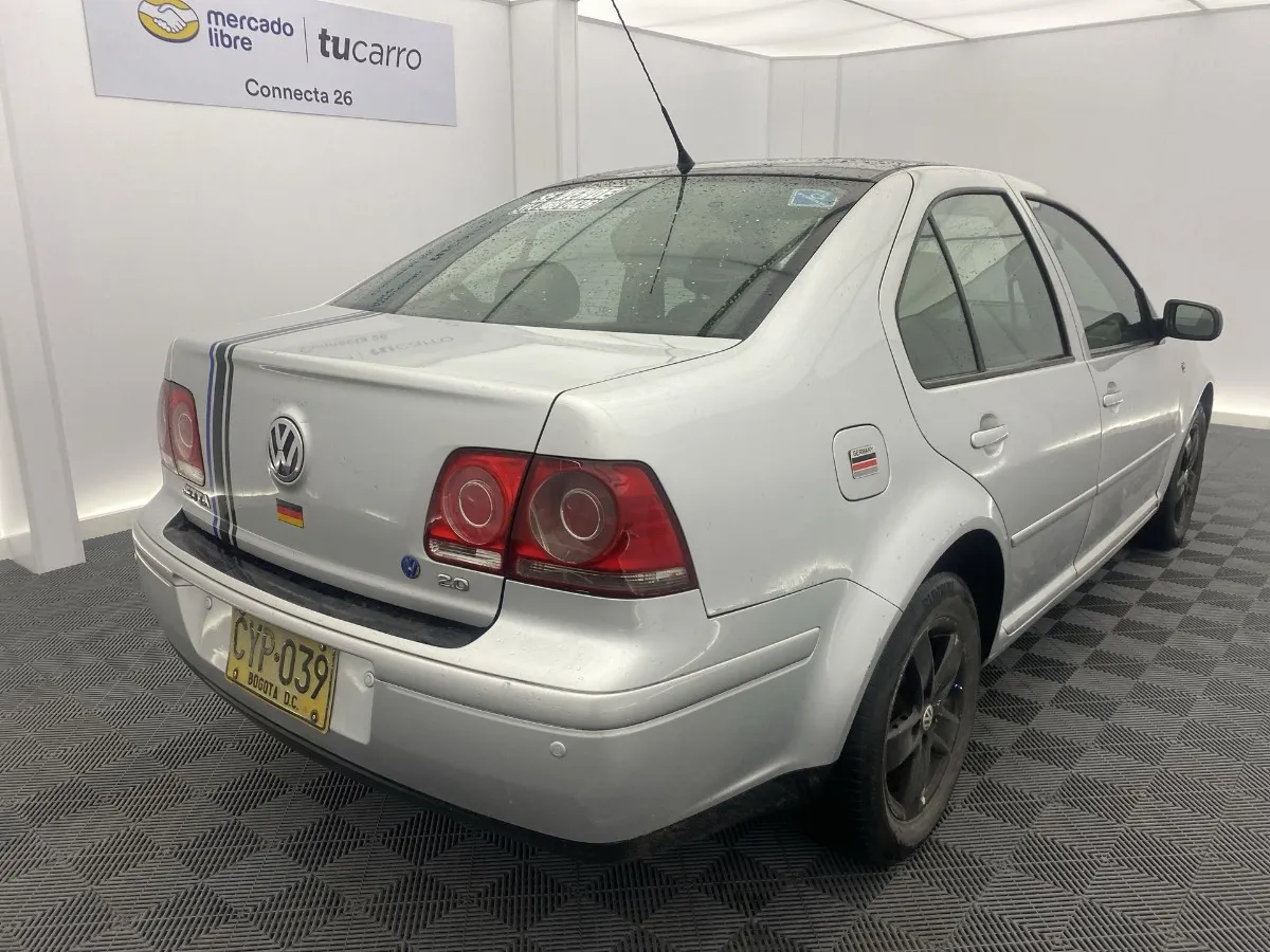 Volkswagen Jetta 2.0 Trendline 2008 Plateado