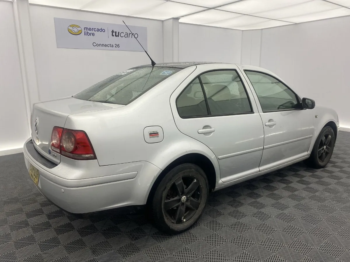 Volkswagen Jetta 2.0 Trendline 2008 Plateado