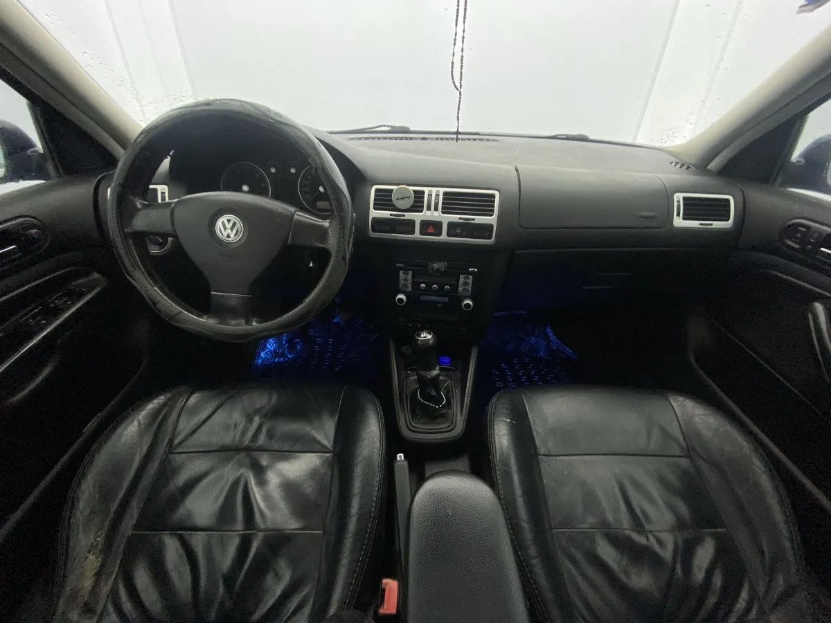 Volkswagen Jetta 2.0 Trendline 2008 Plateado