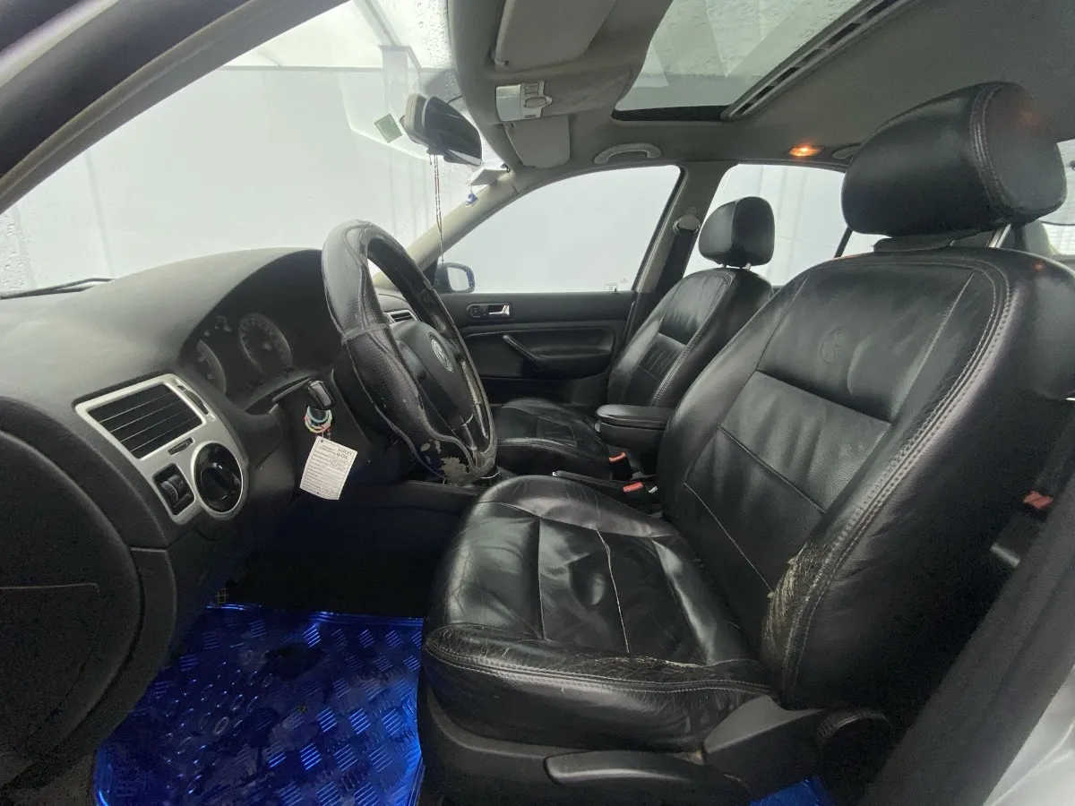 Volkswagen Jetta 2.0 Trendline 2008 Plateado