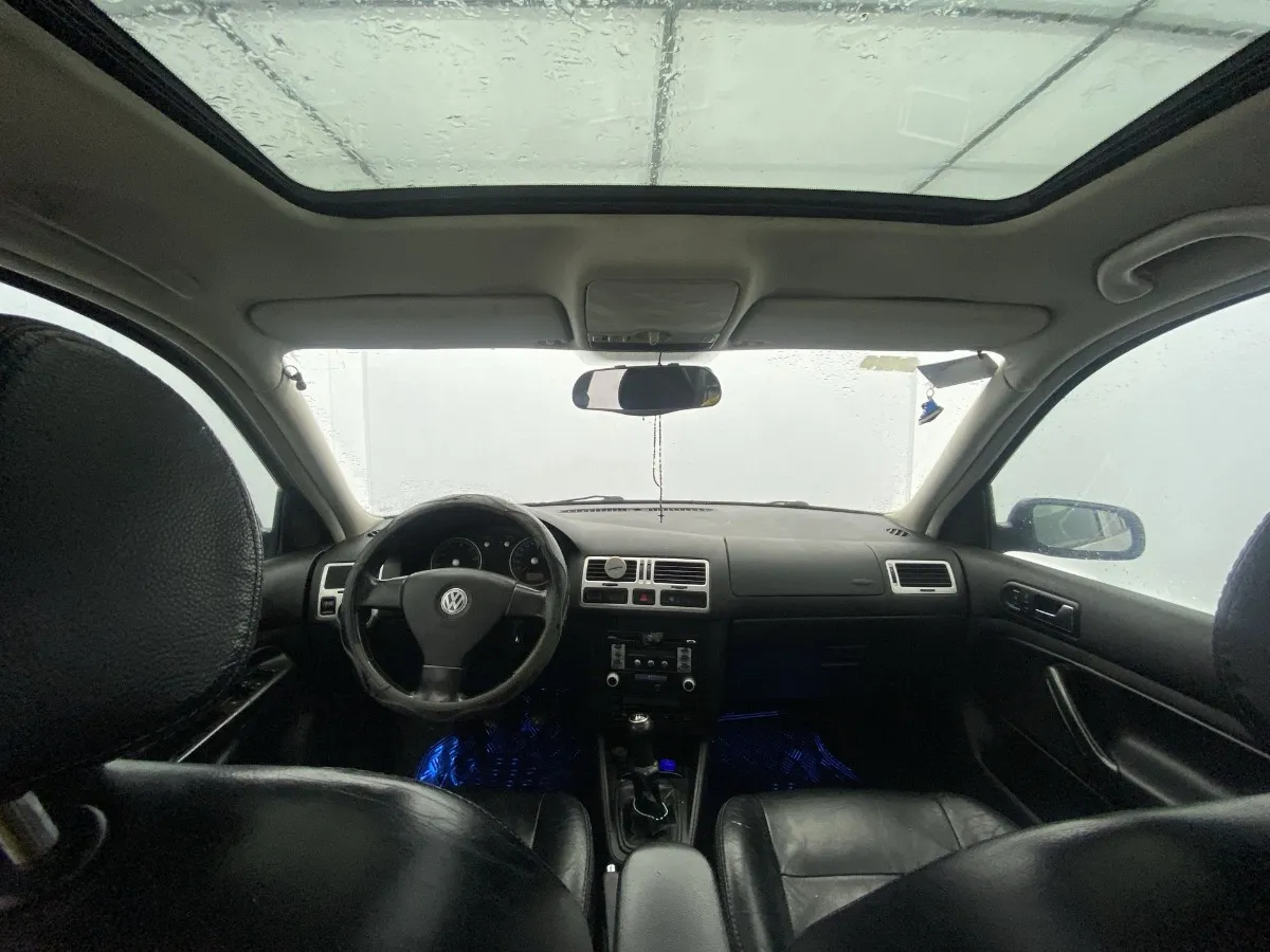Volkswagen Jetta 2.0 Trendline 2008 Plateado