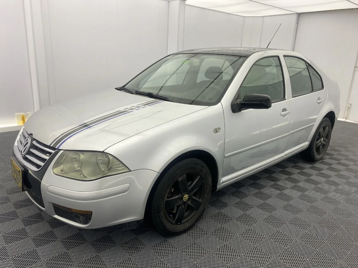 Volkswagen Jetta 2.0 Trendline 2008 Plateado