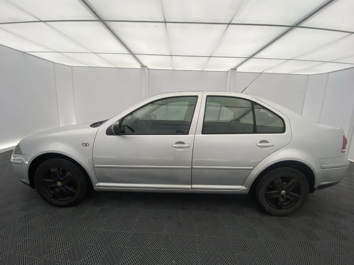 Volkswagen Jetta 2.0 Trendline 2008 Plateado