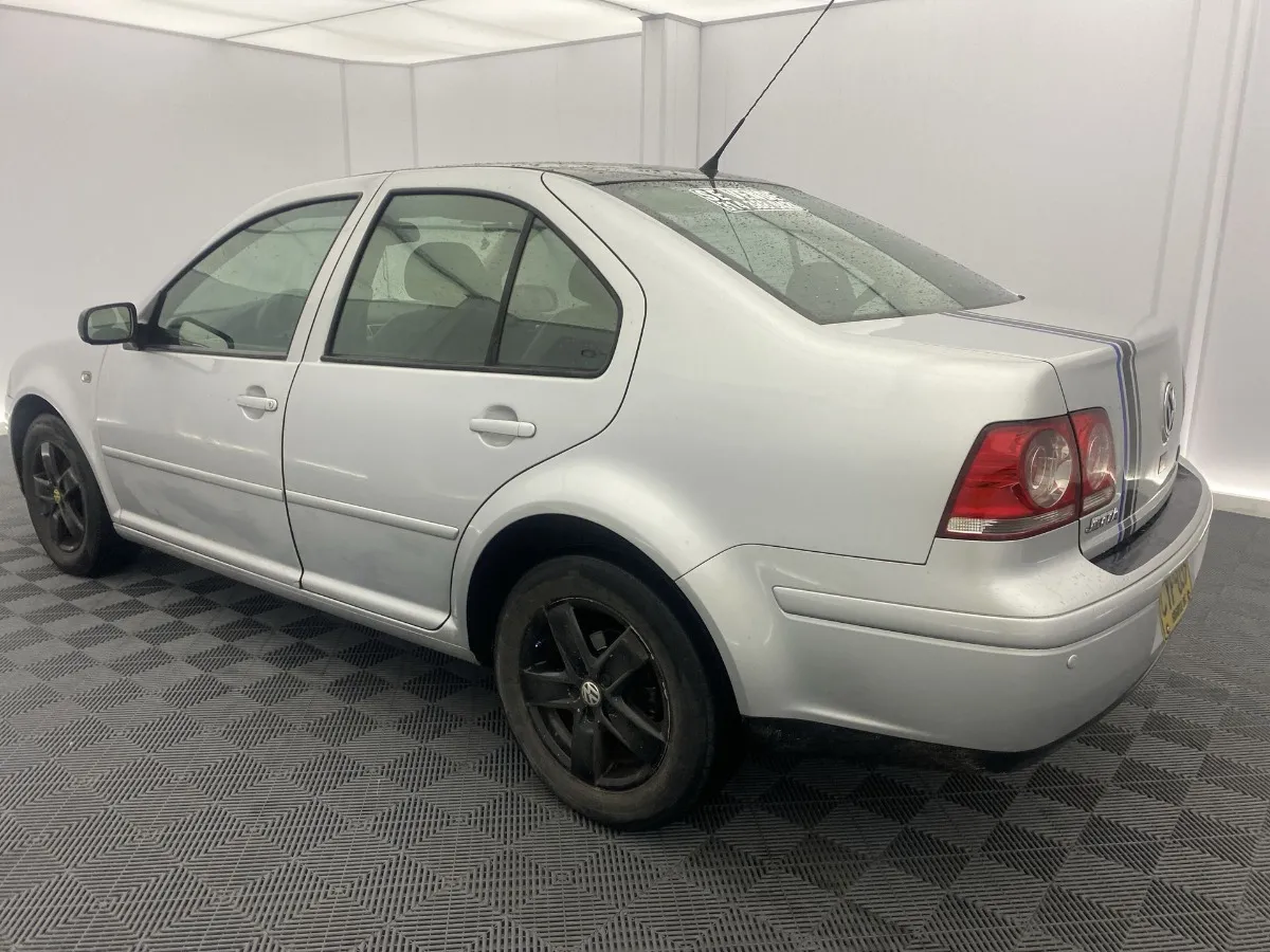 Volkswagen Jetta 2.0 Trendline 2008 Plateado