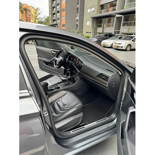 Volkswagen Jetta V 2020 Gris Medellín