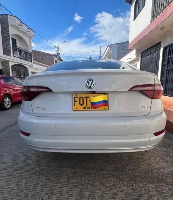 Volkswagen Jetta Vii 1.4 Tsi Highline blanco2