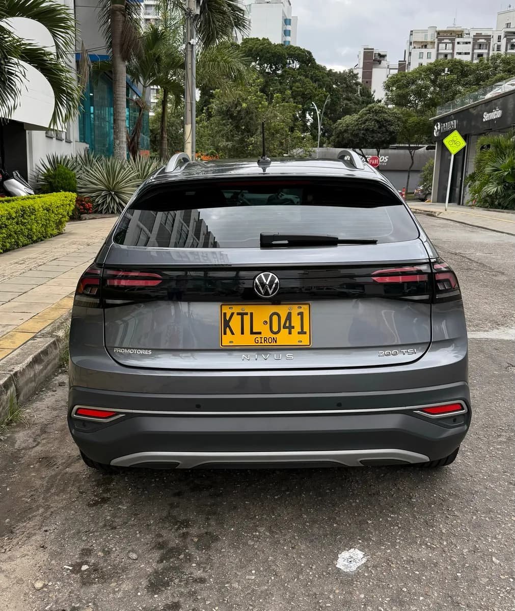 Volkswagen Nivus 1.0 Highline At 2024 Gris