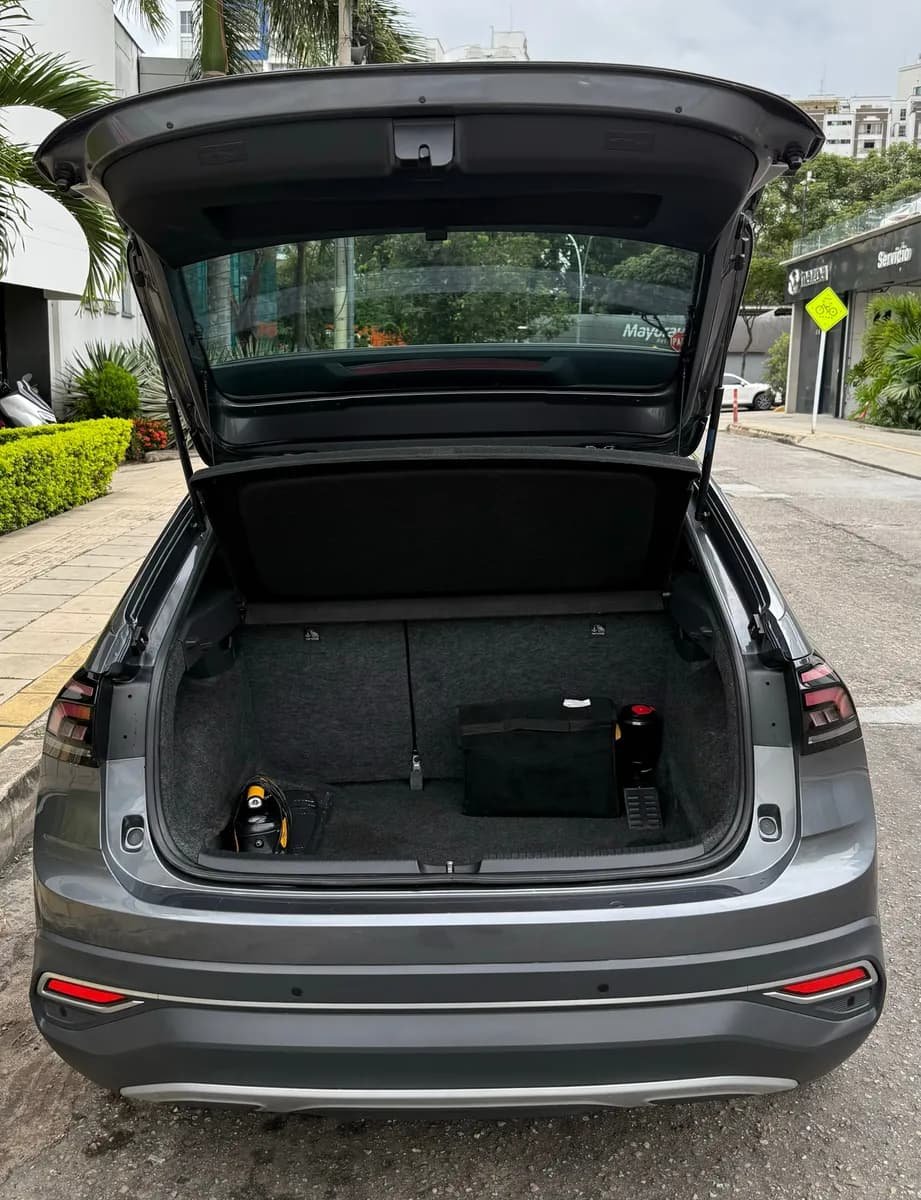 Volkswagen Nivus 1.0 Highline At 2024 Gris