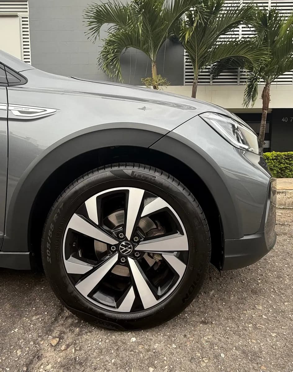 Volkswagen Nivus 1.0 Highline At 2024 Gris