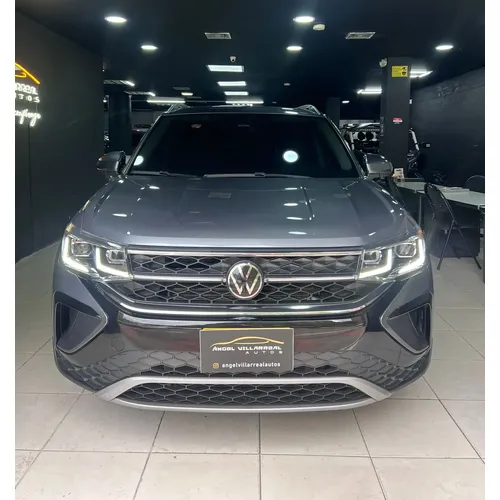 Volkswagen Taos 2024 Gris Medellín