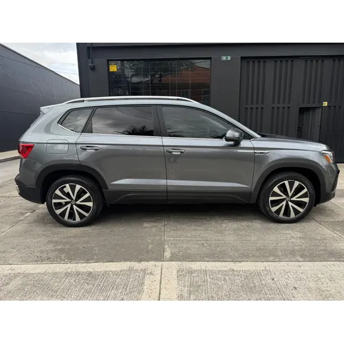 Volkswagen Taos 2024 Gris Bogotá