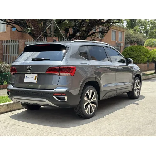 Volkswagen Taos 2024 Gris Bogotá