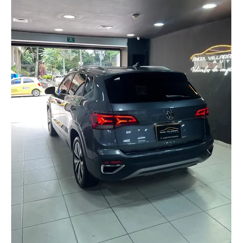 Volkswagen Taos 2024 Gris Medellín