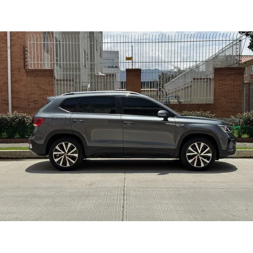 Volkswagen Taos 2022 Gris Bogotá