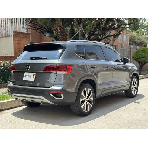Volkswagen Taos 2022 Gris Bogotá