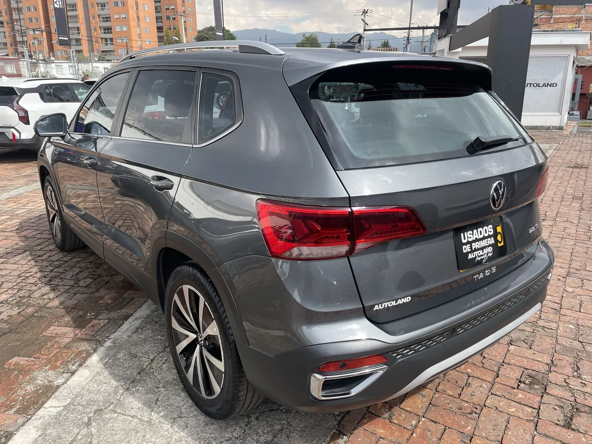 Volkswagen Taos 2022 Gris Bogotá