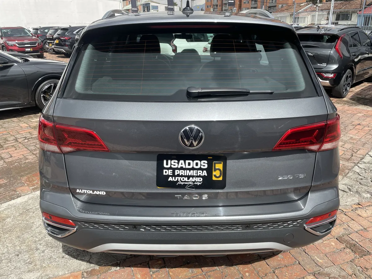 Volkswagen Taos 2022 Gris Bogotá