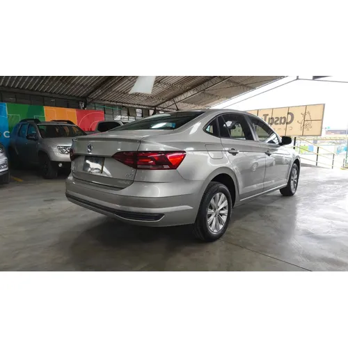 Volkswagen Virtus 2021 Plateado Bogotá