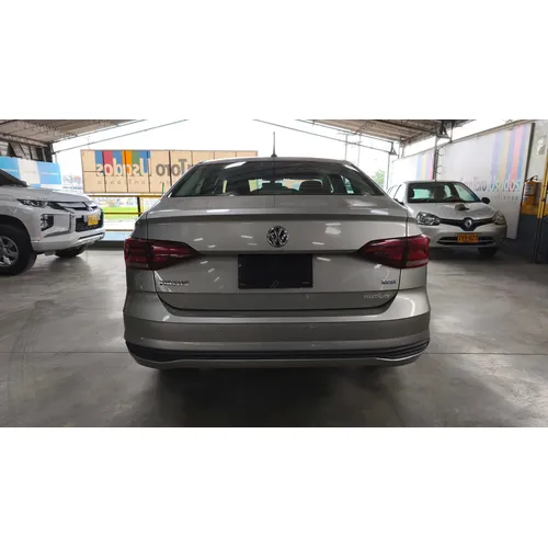 Volkswagen Virtus 2021 Plateado Bogotá